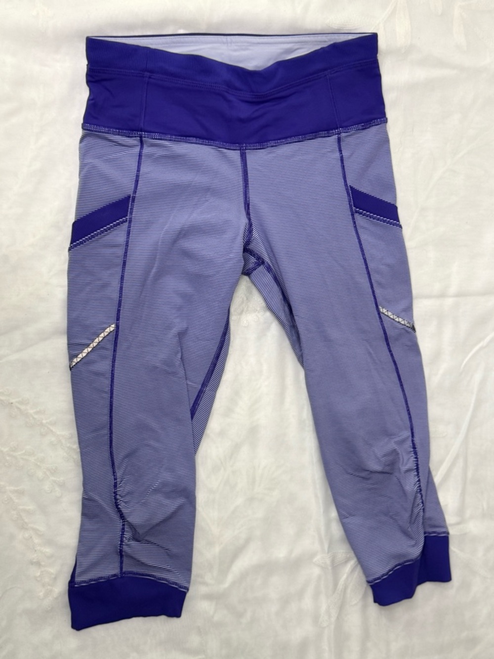 Lululemon Athletica Cropped Leggings - Picture 2 of 7